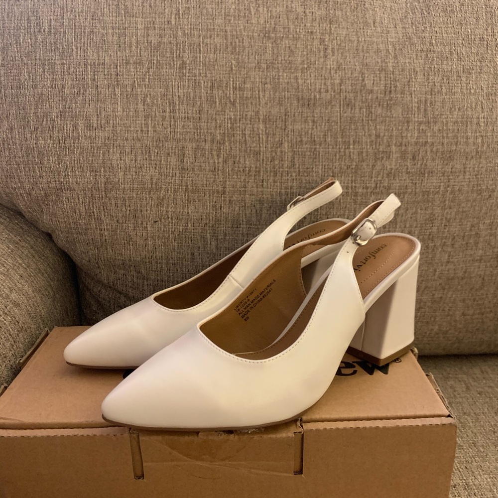 Comfortview white heels